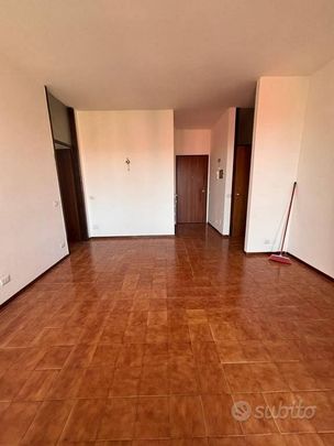 Appartamento di 104 m² con 3 locali e box auto a M - Photo 1