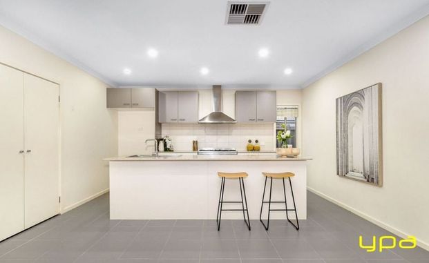 Spacious Family Home in Cranbourne West - Photo 1