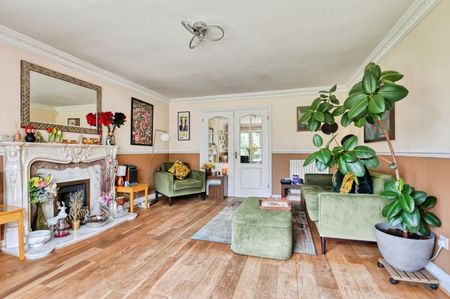 4 bedroom House To Let - Photo 2