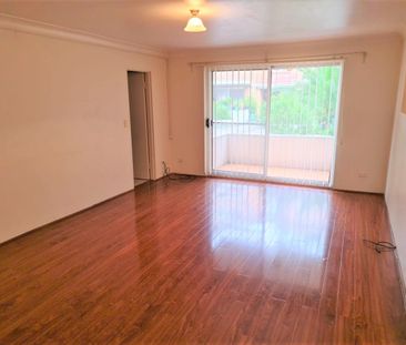 SPACIOUS 2 BEDROOM UNIT WITH GARAGE! - Photo 1