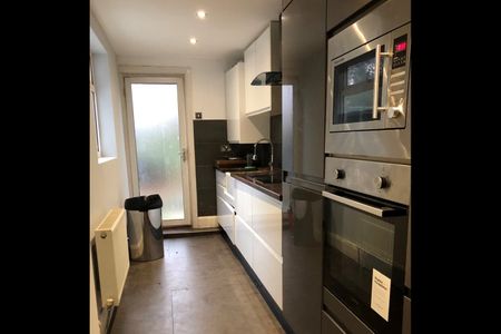 3 Bed Flat, Ground Floor With Garden, N16 - Photo 2