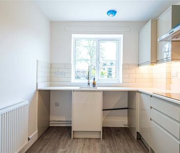 4 bed Semi Detached House for rent - Photo 5