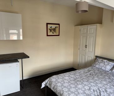 Room in a Shared House, Minstead Rd, B24 - Photo 3