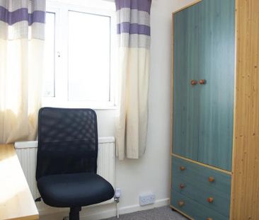 4 bedroom house to rent - Photo 2