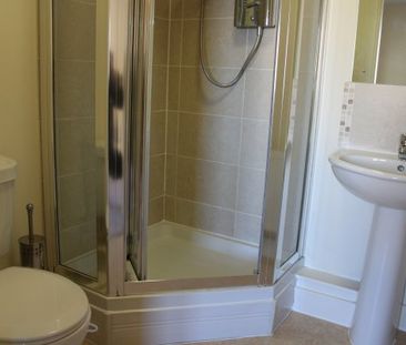 Hut Farm Place, Chandlers Ford - Photo 4