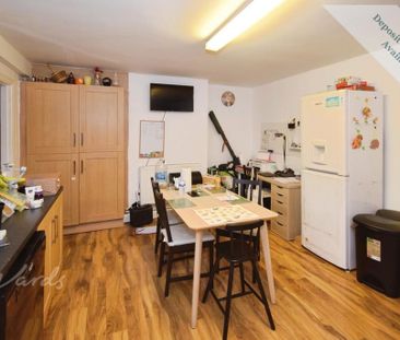 3 bedroom end of terrace house to rent - Photo 5