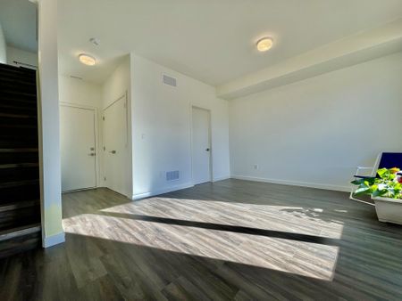 For Lease - 29 Rainwater Lane, Barrie, Ontario - Photo 3