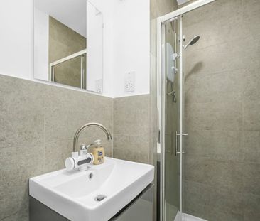 Room in a Shared House, Kings Road, SE25 - Photo 6