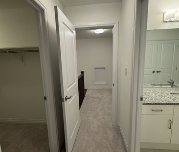 For Lease - 3278 Crystal Drive, Oakville, Ontario - Photo 6