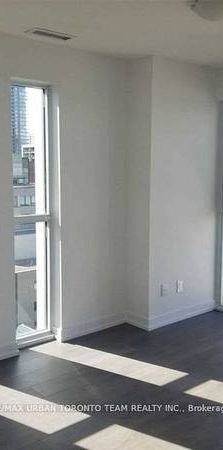 Yonge & Eglinton, Modern, 1+1 Den, Central to all conveniences - Photo 1