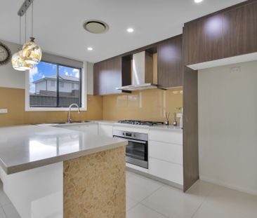 2 Tallulah Parade, Grantham Farm NSW 2765 - House For Rent | Domain - Photo 4