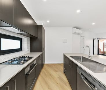 2&9/2 Howard Court, Clayton - Photo 1