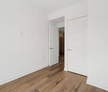 For Lease - 333 Sunseeker Avenue Unit# 524, Innisfil, Ontario - Photo 6