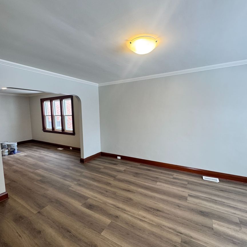 For Lease - 48 Drury Lane, Barrie, Ontario - Photo 1