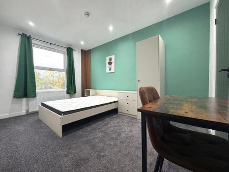 1 bedroom in a house share to rent - Photo 2