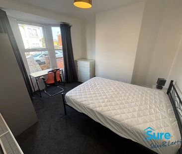 4 bedroom terraced house to rent - Photo 5