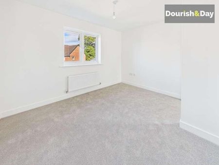 Walmer Parade, Stafford, ST16 - Photo 3