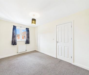 3 bedroom end of terrace house to rent - Photo 4