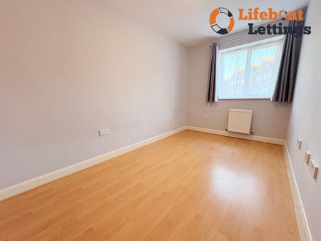 2 bedroom semi-detached house to rent - Photo 2