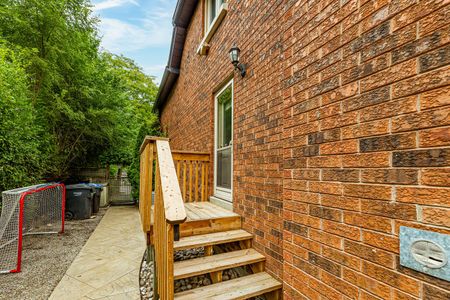 For Lease - 2446 Hammond Road, Mississauga, Ontario - Photo 2
