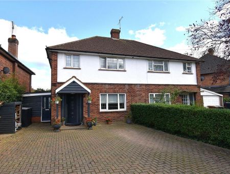 3 bedroom semi-detached house to rent - Photo 2