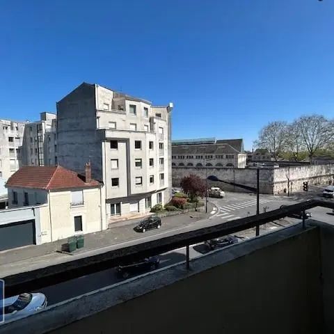 Appartement à louer 4 pièces 80.83m² - Photo 1