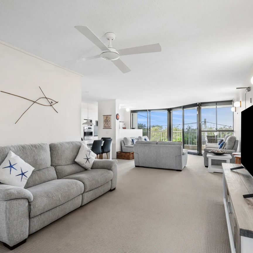 Beachfront Apartment with Ocean Views - Photo 1