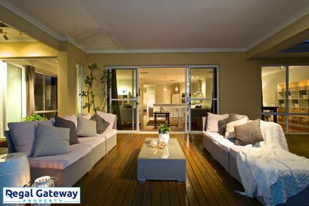 16 Serotina Lane, AUBIN GROVE WA 6164 - Photo 2