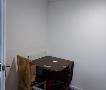 4 Bed Flat, Howcroft House, E3 - Photo 4