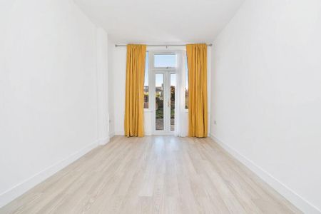 5 bedroom semi-detached house to rent - Photo 2