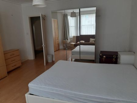 2 Bed Flat, Stanwick Rd, W14 - Photo 3