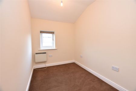 1, Nancroft Mount, Armley, Leeds, LS12 2DF - Photo 2