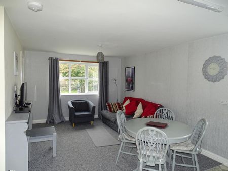 2 bedroom semi-detached house to rent - Photo 2