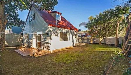 New Lynn 3 Bedroom House Available for Rent - Photo 5