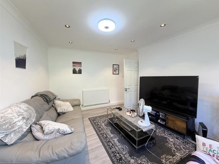 2 Bedroom Apartment To Let - Photo 2