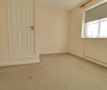 2 bedroom end of terrace house to rent - Photo 1