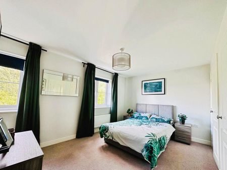 4 bedroom detached house to rent - Photo 5