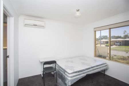 “"Charming Brookdale Retreat: Spacious House for Rent in a Prime Location!"” - Photo 3