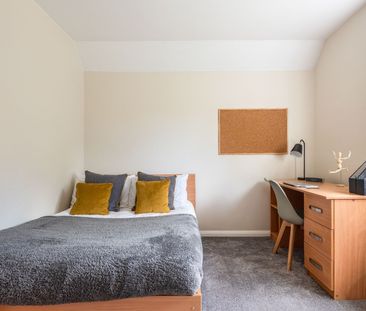 5 Bed Semi-Detached House, Hillside, BN2 - Photo 3