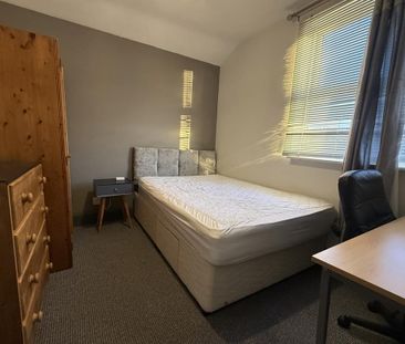 6 bedroom terraced house to rent - Photo 1