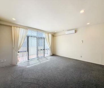 3-Bedroom Townhouse in Prime Epsom Location - Photo 3