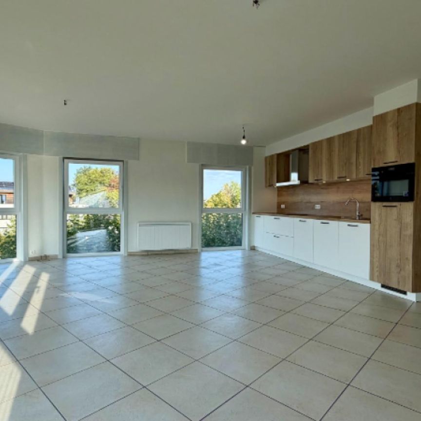 Appartement te huur in Zele - Photo 1
