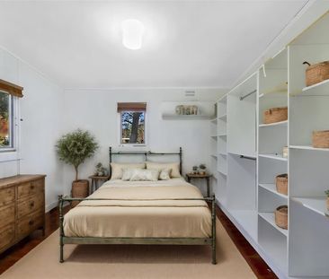 Quaint Gardeners Cottage - Photo 2