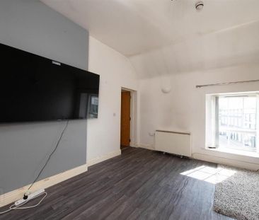 31B High Street, Ballynahinch, BT24 8AB - Photo 2