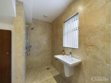 12 Belvoir Crescent, Belfast, BT8 7EJ - Photo 3