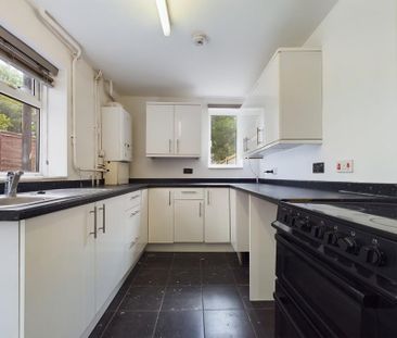 4 bedroom terraced house to rent - Photo 2