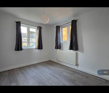 2 bedroom maisonette to rent - Photo 3