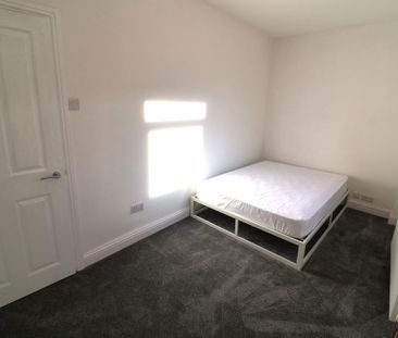 3 bedroom end of terrace house to rent - Photo 5