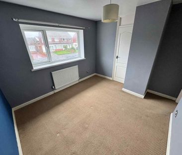 3 bedroom end of terrace house to rent - Photo 3