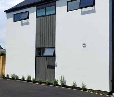 2 bedroom townhouse in Spreydon - Photo 4